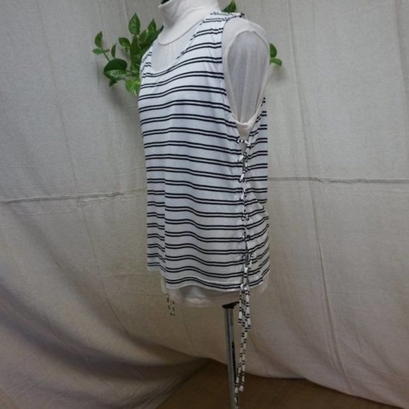 Jack by BB Dakota lace up side tank large - Picture 7 of 8
